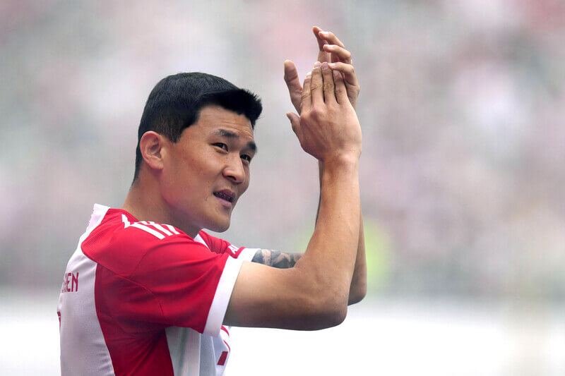 김민재 축구선수&#44; 바이에른 뮌헨 FC에서 에릭 다이어에 밀려 벤치행에 이어 연봉 삭감까지?