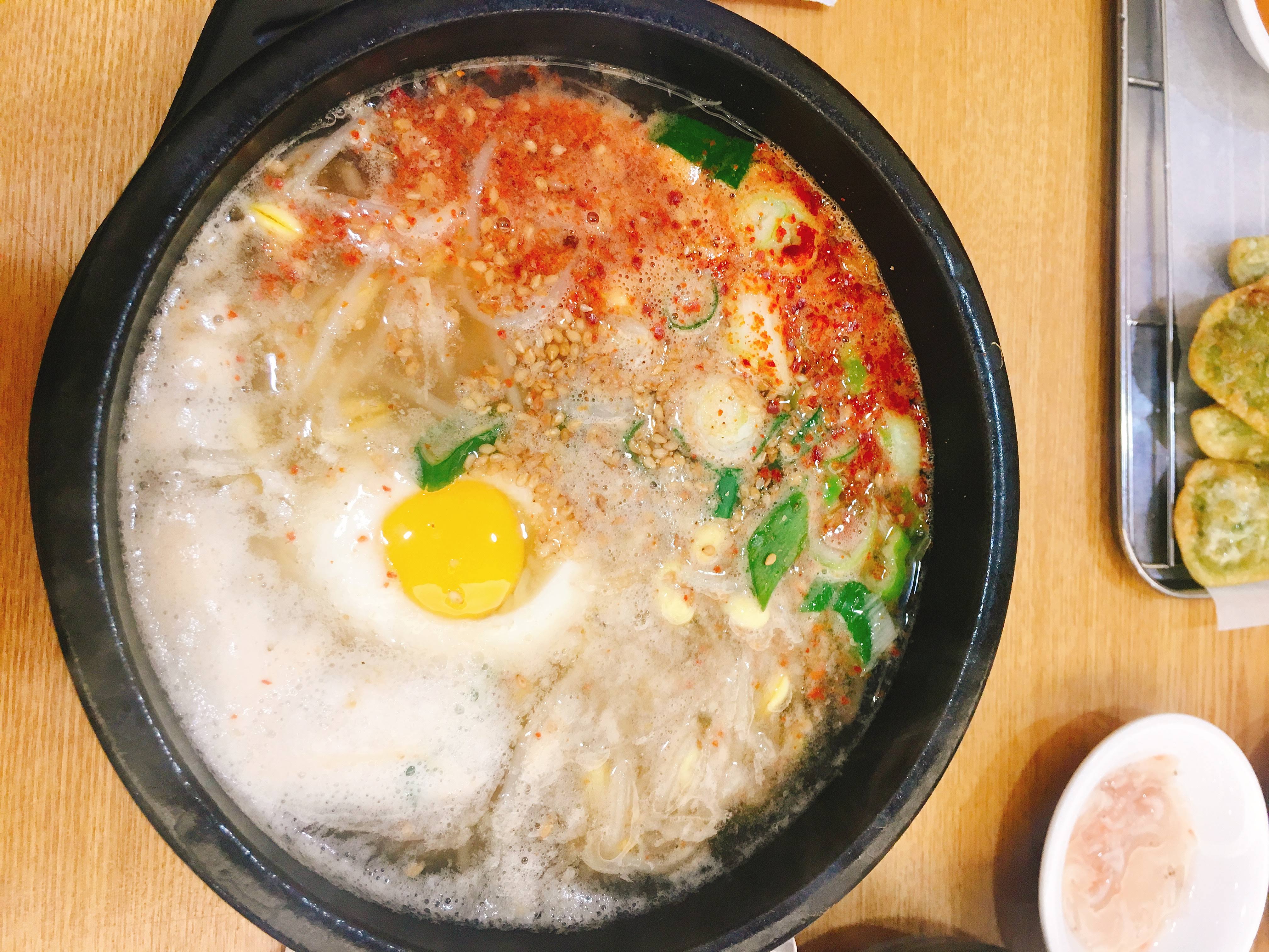 해장에 도움을 주는 콩나물 국