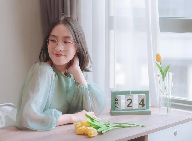 창가 식물 관리 직사광 차광요령 물주기 시간대 잎타는 현상 예방_7