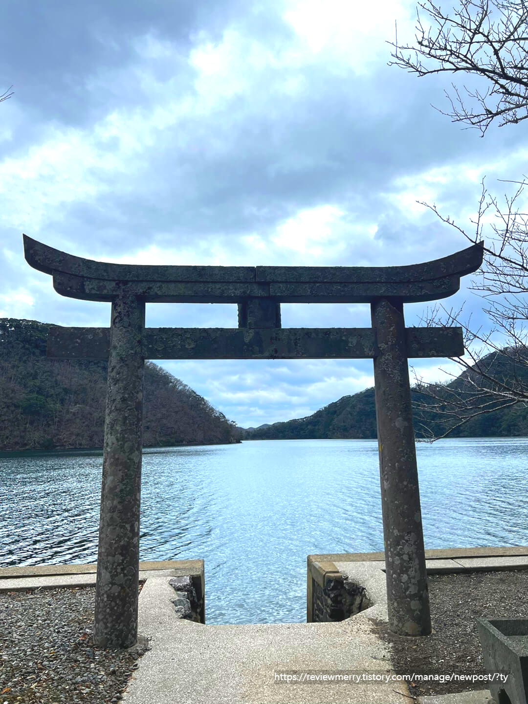 신사 안 도리이