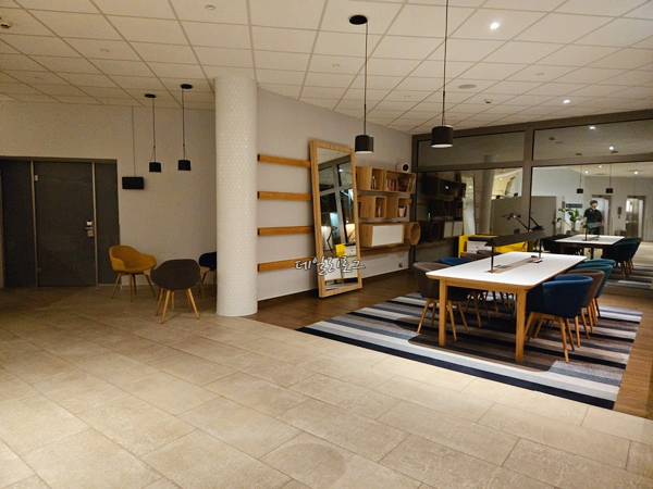 홀리데이인부다페스트부다요시_로비