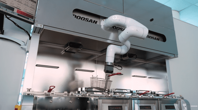 두산로보틱스 E시리즈 튀김 솔루션