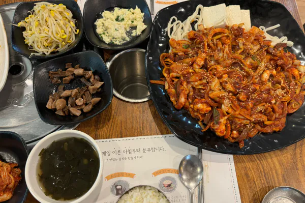 생생정보 우와한 식당 도토리묵낙지볶음 음식점