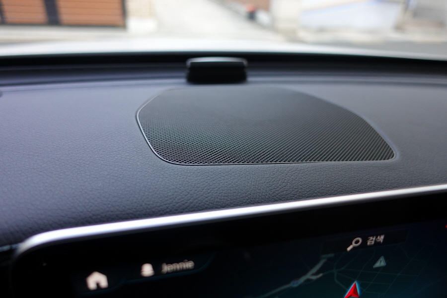 벤츠 GLC 300E 쿠페 실내디자인