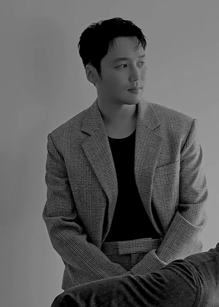 변요한 배우 프로필 드라마 영화 작품활동 열애 결혼 반려견 사진