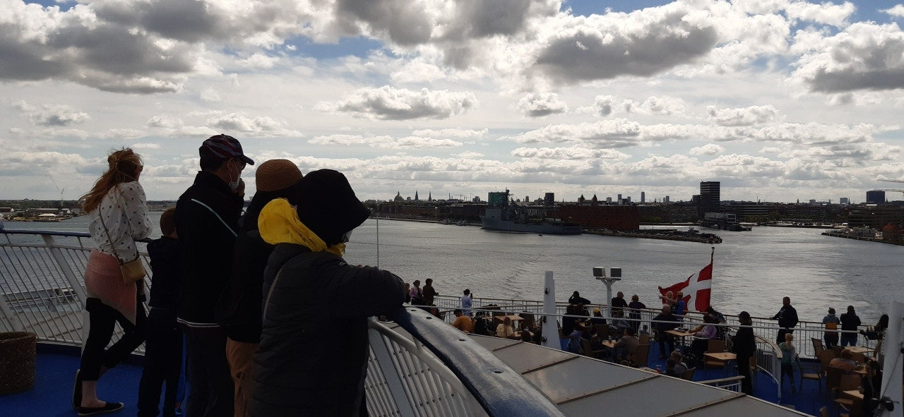 크루즈 입항하는 이미지