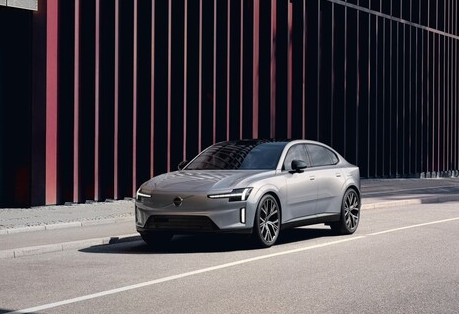 볼보 새 전기 세단 ES90 사진