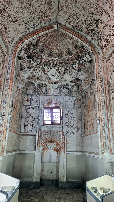 Abdulaziz Khan Madrassha 내부 모습