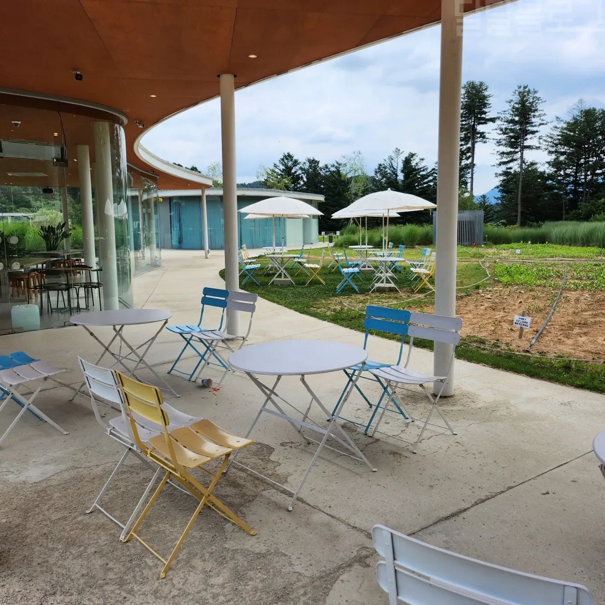 가평-양떼목장-카페-외부