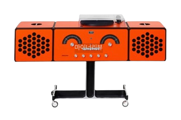 나혼자산다 전현무 채칼 카메라 피아노 LP 스피커 목 온열 마스크 반팔 티셔츠 반바지 정보