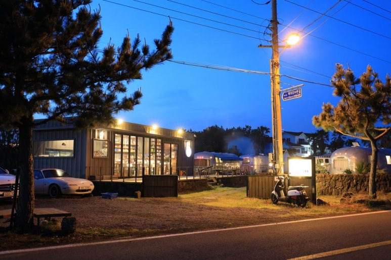 제주 태흥포구 카라반 '에어그라운드' 캠핑장