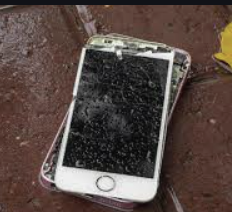 스마트폰 물에 빠졌을 때 대처법 완벽 가이드