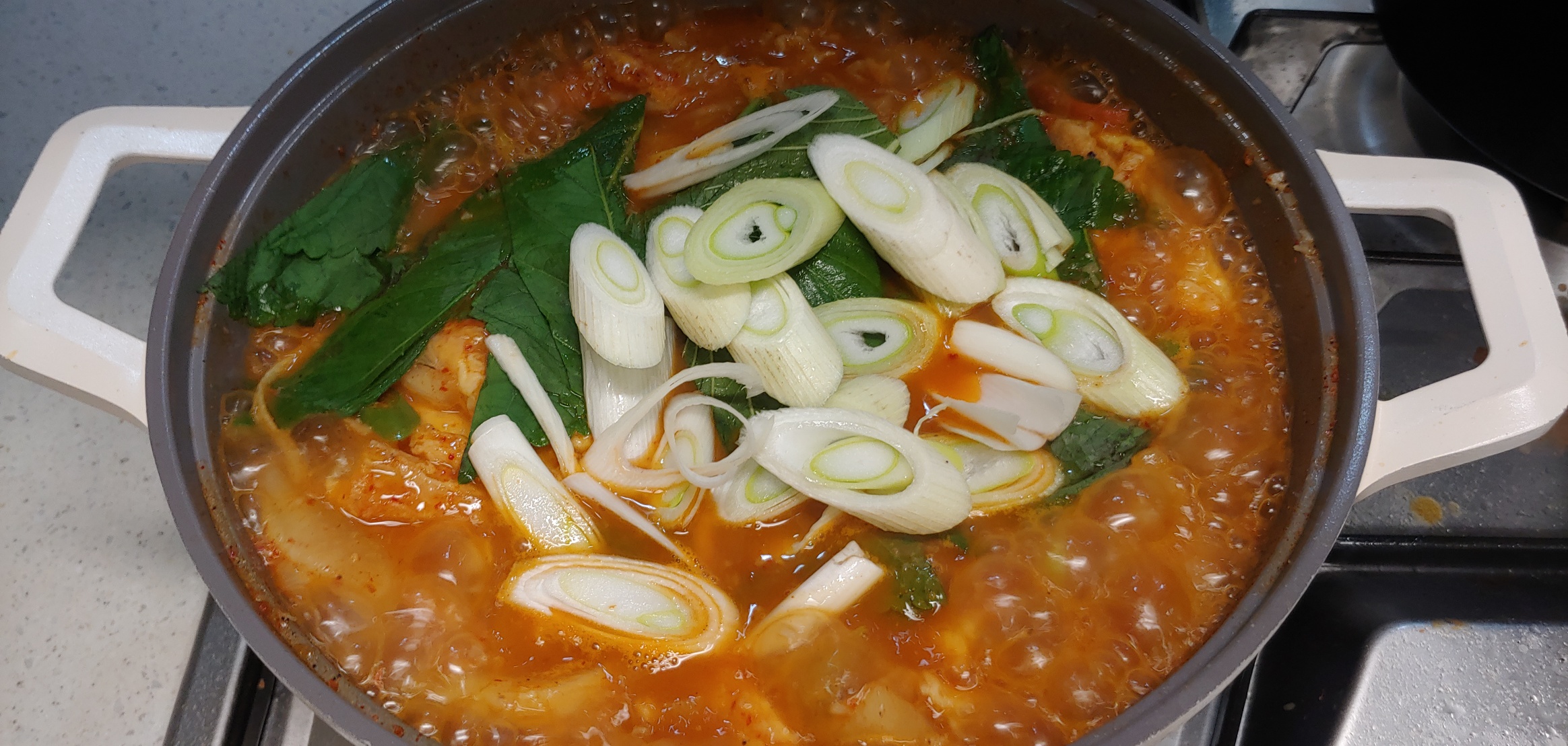 이 레시피는 깻잎이 매우 중요합니다.