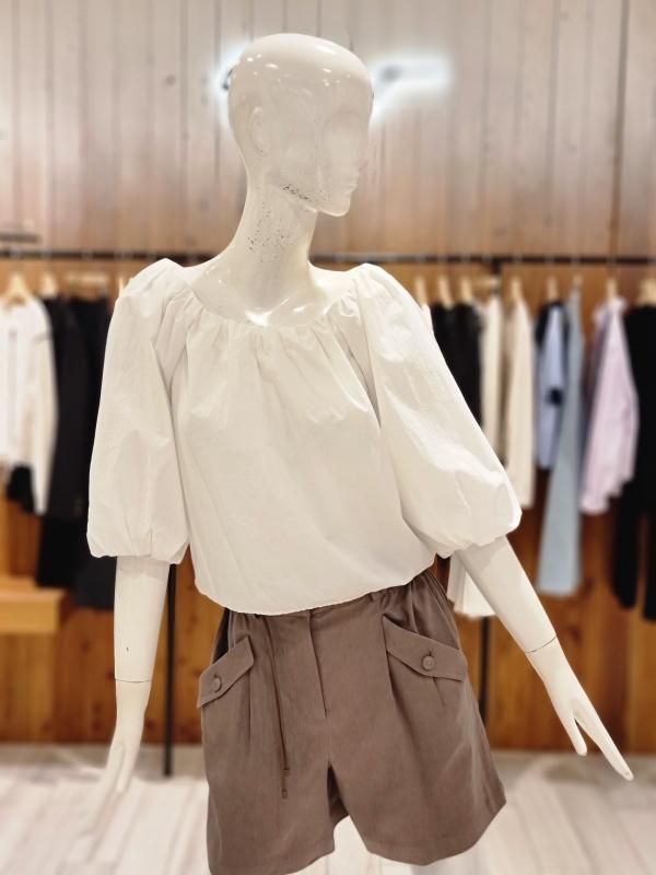 지컷 (7213260202) 이지 크롭 볼륨 블라우스