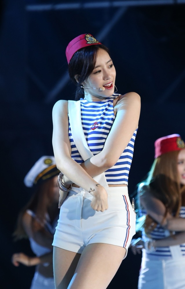 2015년 8월 서울광장 썸머 K-POP 페스티벌 무대에서 공연하는 티아라 함은정