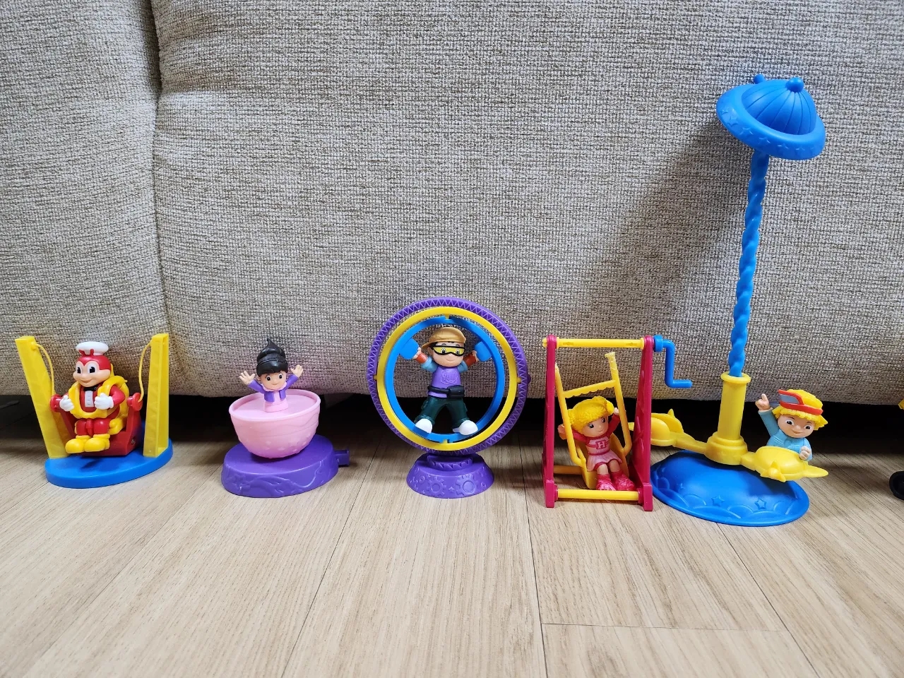 세부 맛집 졸리비 장난감