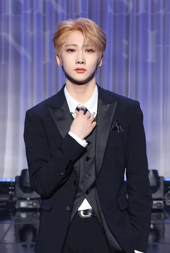 그룹 베리베리 호영이 2일 온라인으로 진행된 베리베리(VERIVERY) 두 번째 싱글앨범 &#39;SERIES &#39;O&#39; [ROUND 1 : HALL]&#39; 발매 기념 쇼케이스에서 포토타임을 갖고 있다. [사진=젤리피쉬 엔터테인먼트 ]