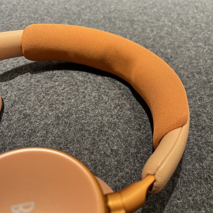 편한 착용감을 선사하는 헤드 쿠션