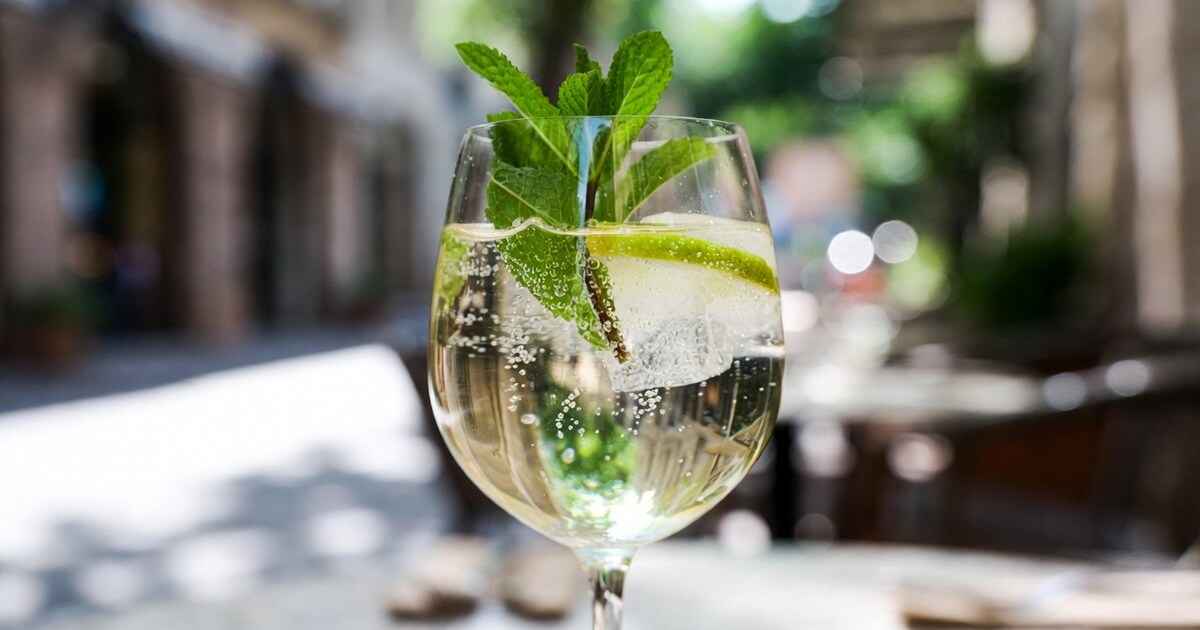 후고 스프리츠 황금 레시피 & 스토리 및 완벽한 안주 추천