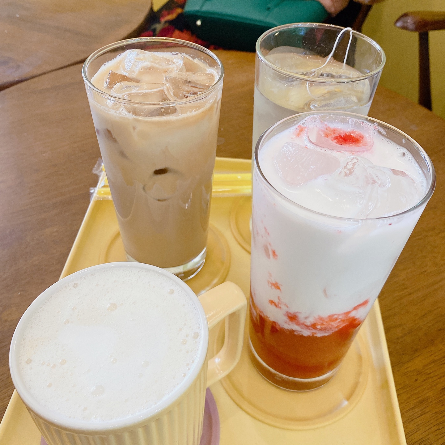 라룬드파리(la lune de paris)카페 경기 화성 동탄 반송동 센트럴파크 주차 베이커리 르꼬르동블루 파티시에 케이크 샌드위치 까눌레