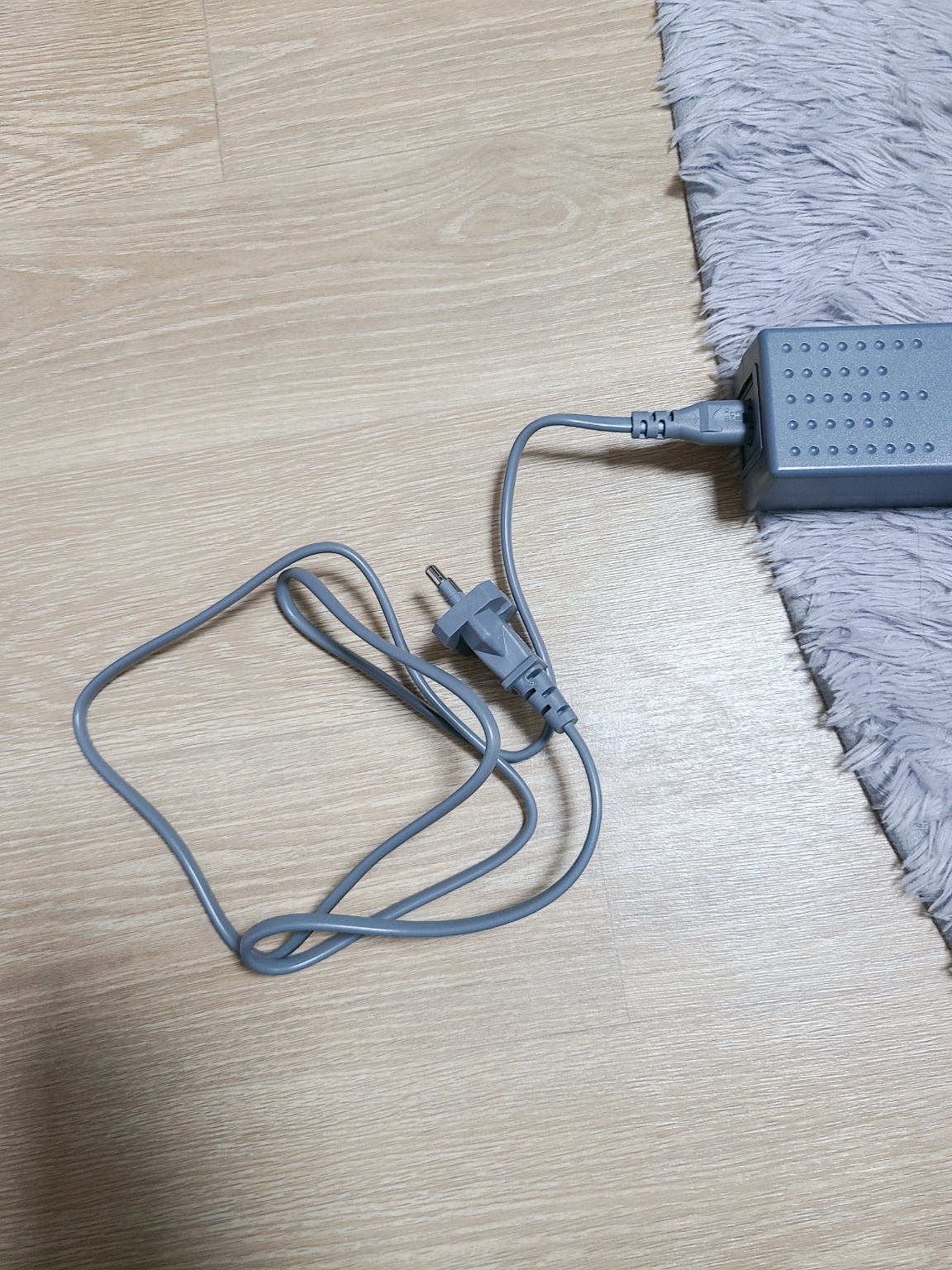 클럭(Klug) DC 전원선과 어댑터 연결