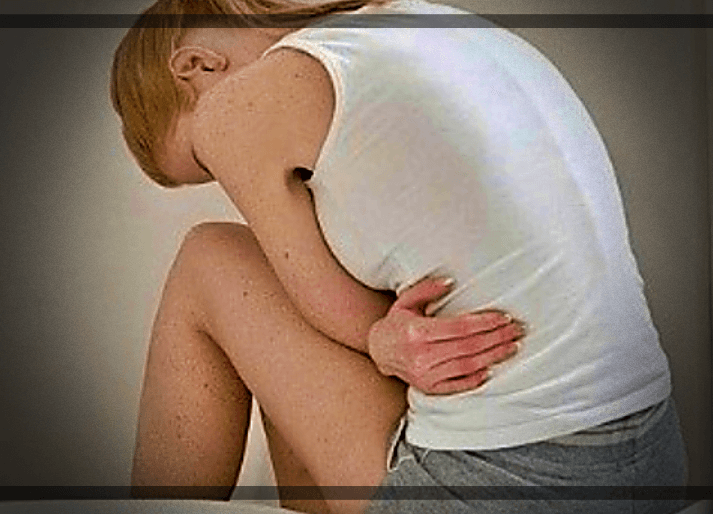 웅크리고-있는-여자