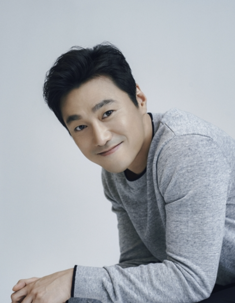 최영준 프로필 화보