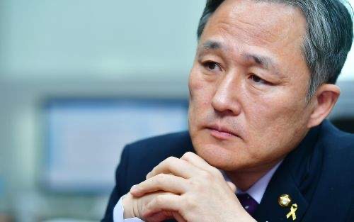 표창원