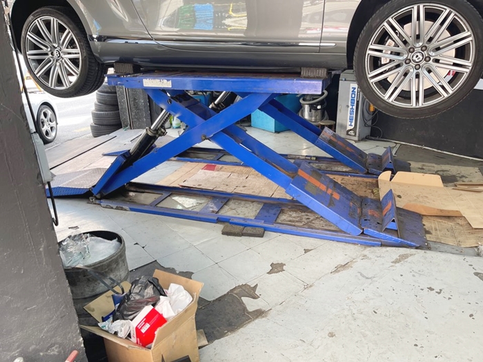 수입차정비소-리프트