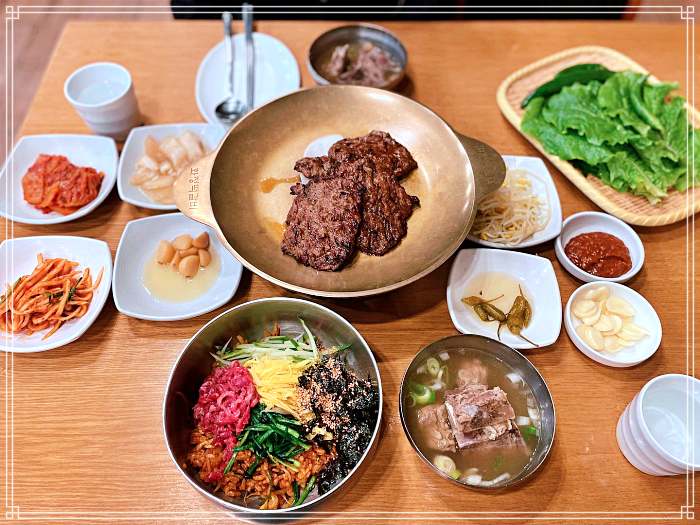 1913 광주 송정역 시장 맛집 송정리 향토 떡갈비 거리, 광주식 떡갈비, 뼈국