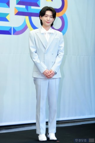 가수김용빈가수팬카패,나이,프로필,사주,음악,부모,할머니,아버지,펜카페,소속사,노래,고향