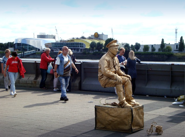 예술가로 살아가는 것에 대한 가족과 사회의 시선