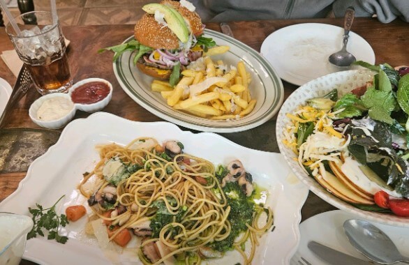 테이트모던, 여러가지 메뉴, 파스타, 브리오슈, 샐러드