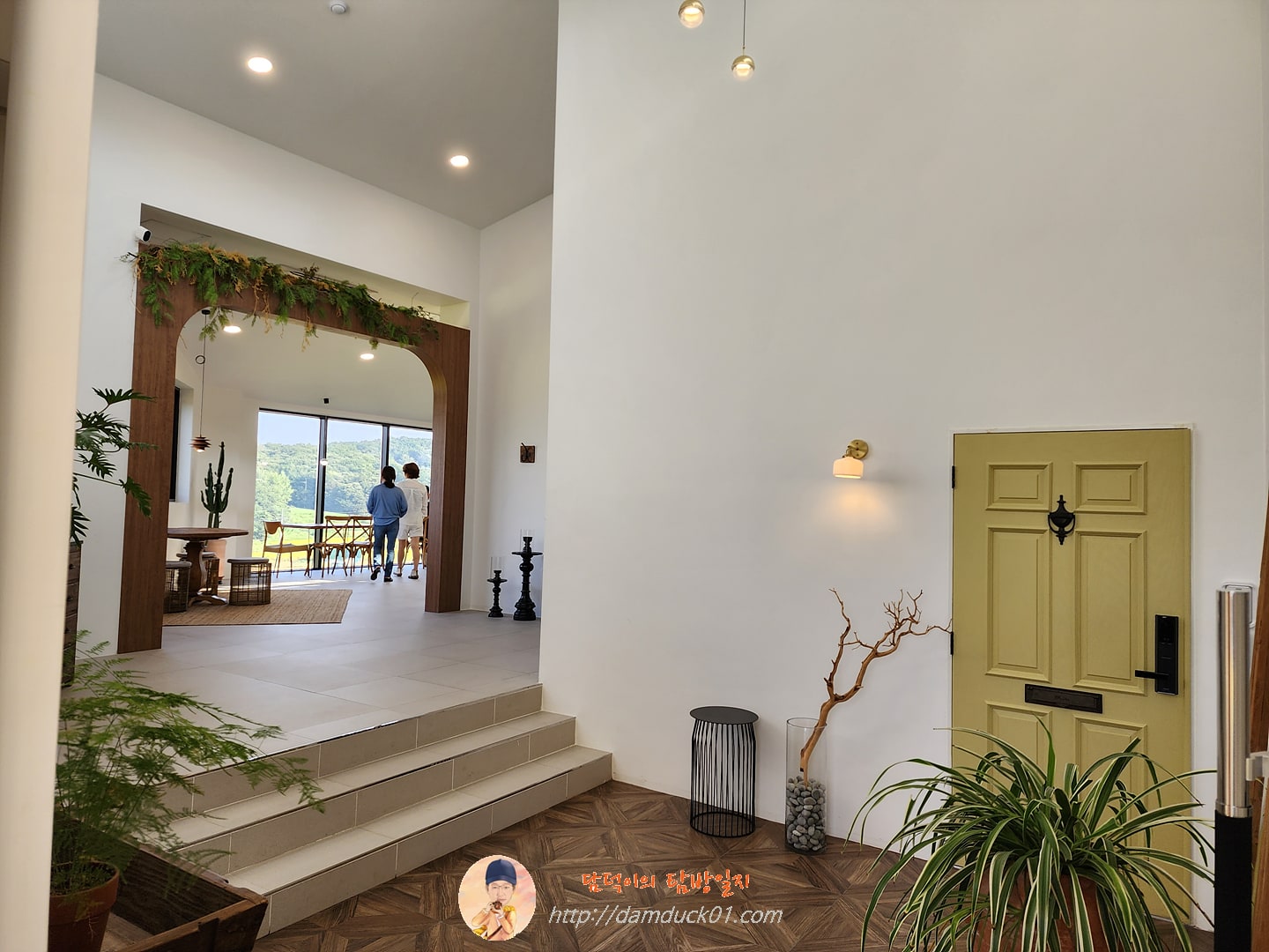 카페내리 3층 입구