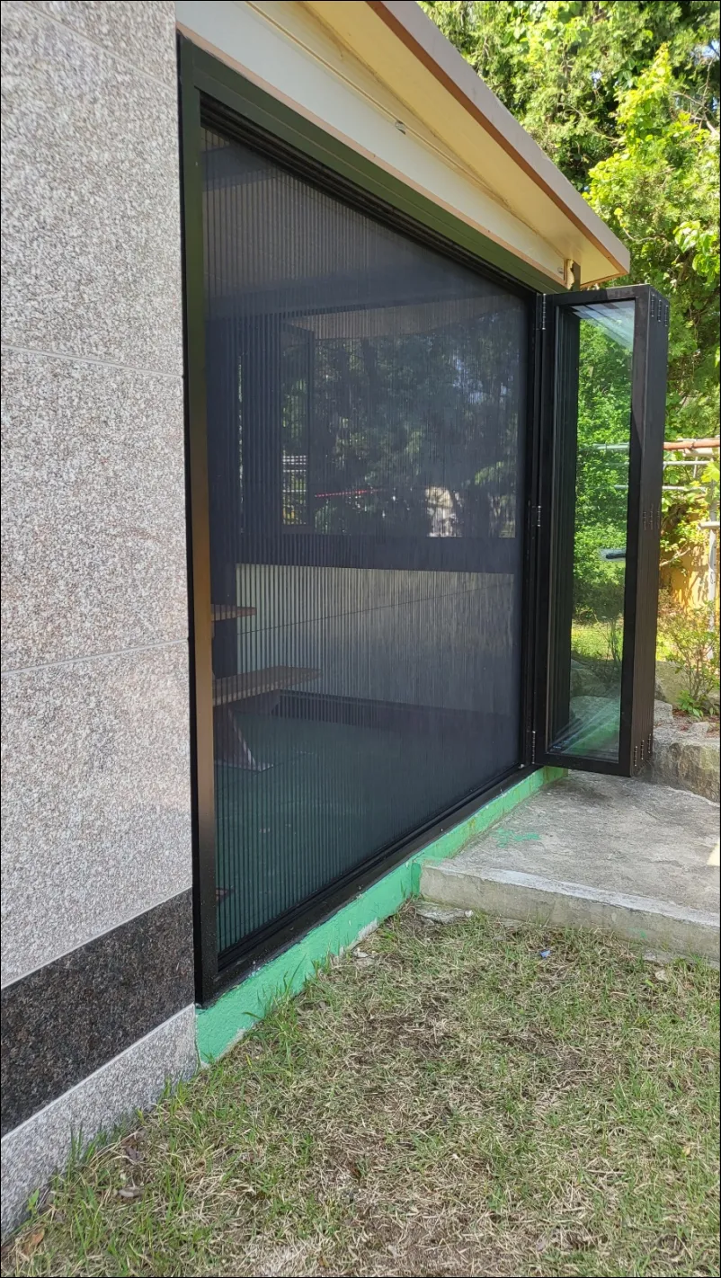 폴딩도어 방충망 측면