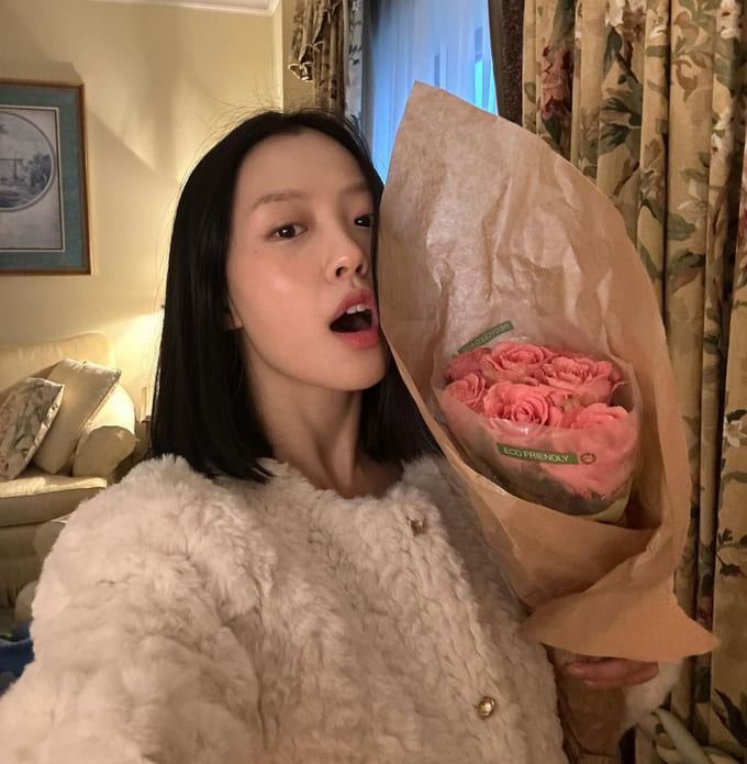 고민시 사복