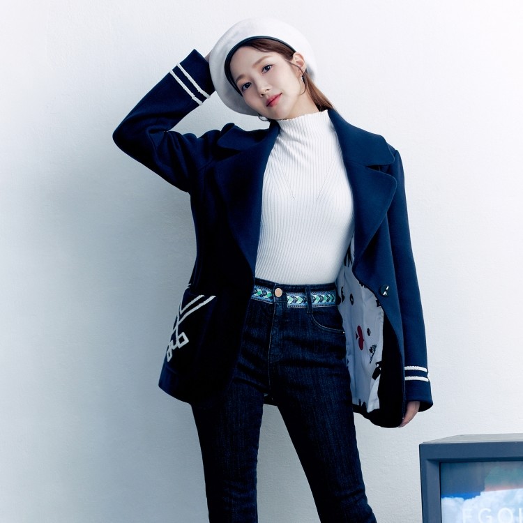 에고이스트 HERITAGE 프린팅 패치 하이웨이스트 데님 팬츠 EM4DP060