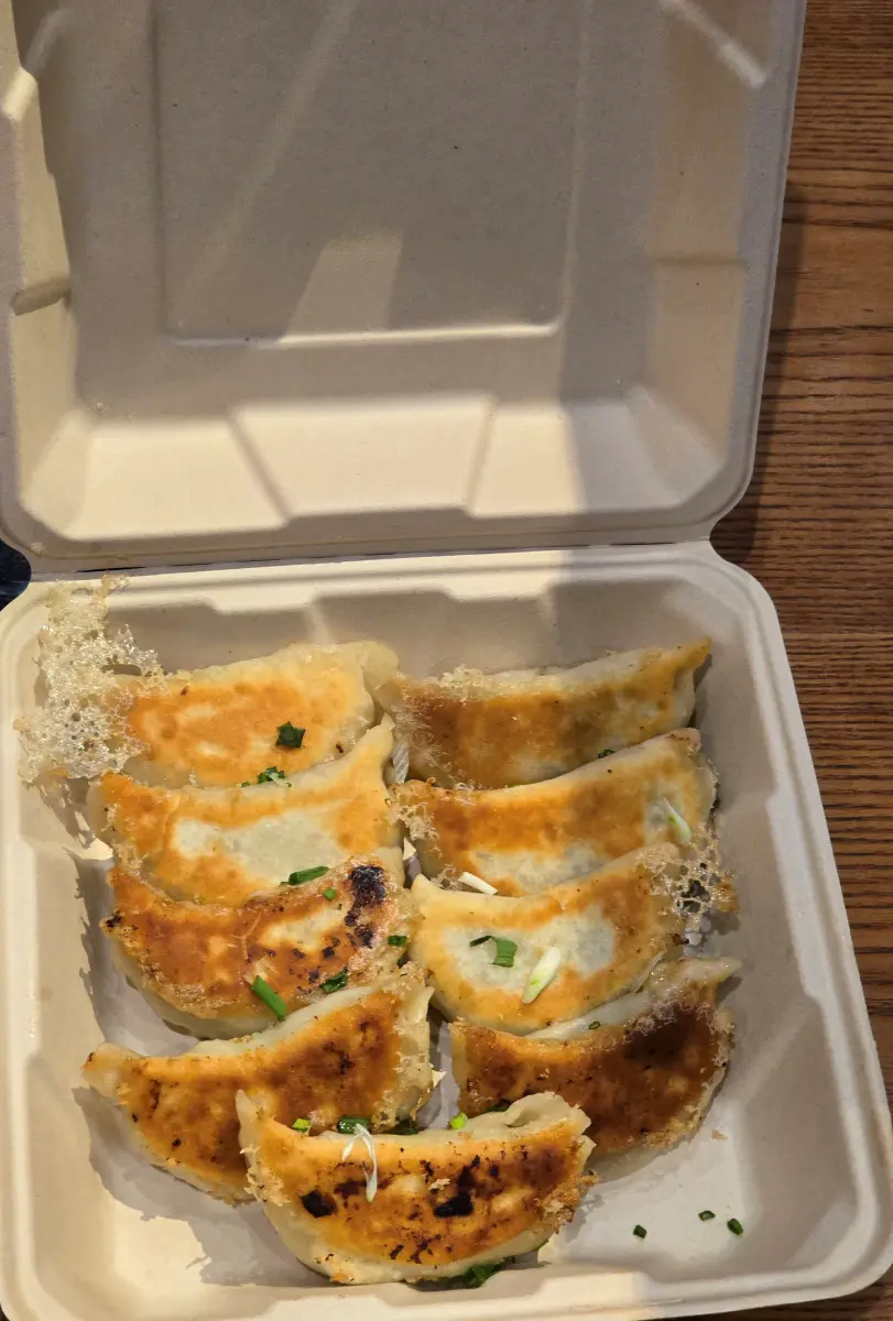 포장 개봉한 동파육 만두