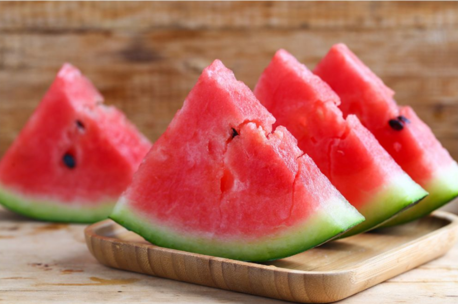 갈증 해소엔 수박, 오이, 토마토 등 수분 많은 채소 먹기