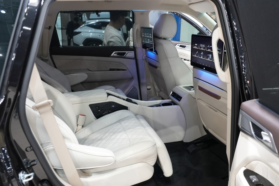 KGM 렉스턴 리무진 컨셉트