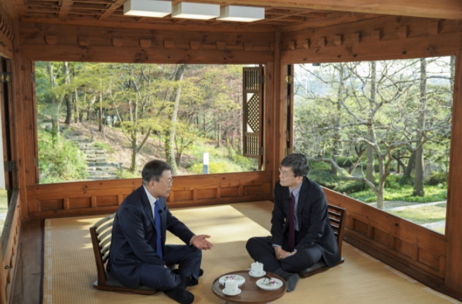 문대통령 손석희 대담