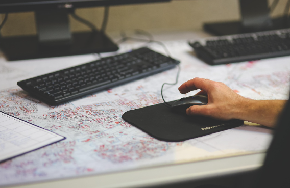 온라인 신청 과정에서 자주 멈칫하게 되는 순간들