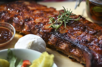 지독한 방귀 냄새 이유와 종류 알아보기 (구린내,신내,고소한 냄새,양념냄새 등)