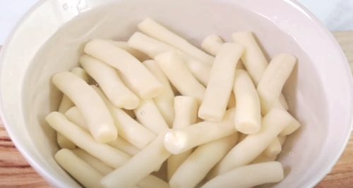 떡 불려놔