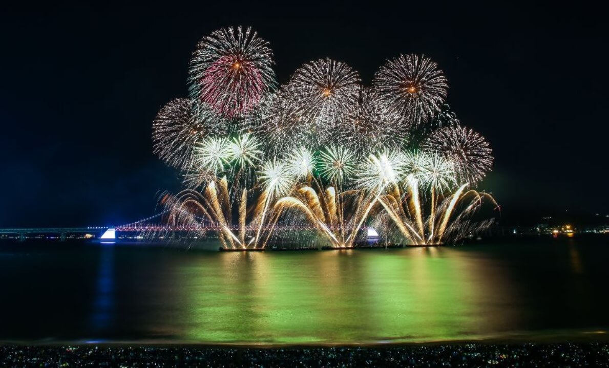 2024 부산 불꽃축제 시간 명당 주차 정보 유료좌석 잔여 티켓 예매 행사 일정 교통 통제