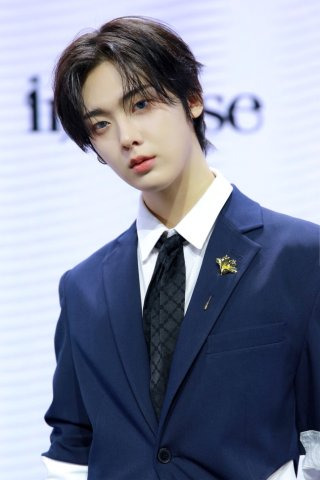 아스트로 산하 윤산하 프로필