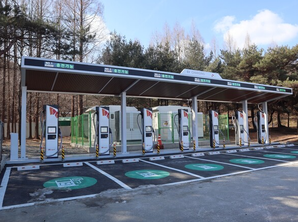 고속도로 초급속 충전소