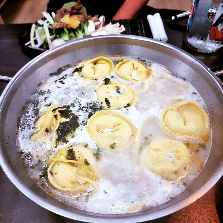 6시내고향 강원 철원 만두전골 만두소에 무우가 들어간 손만두 버섯전골 맛집 오늘 방송 추천