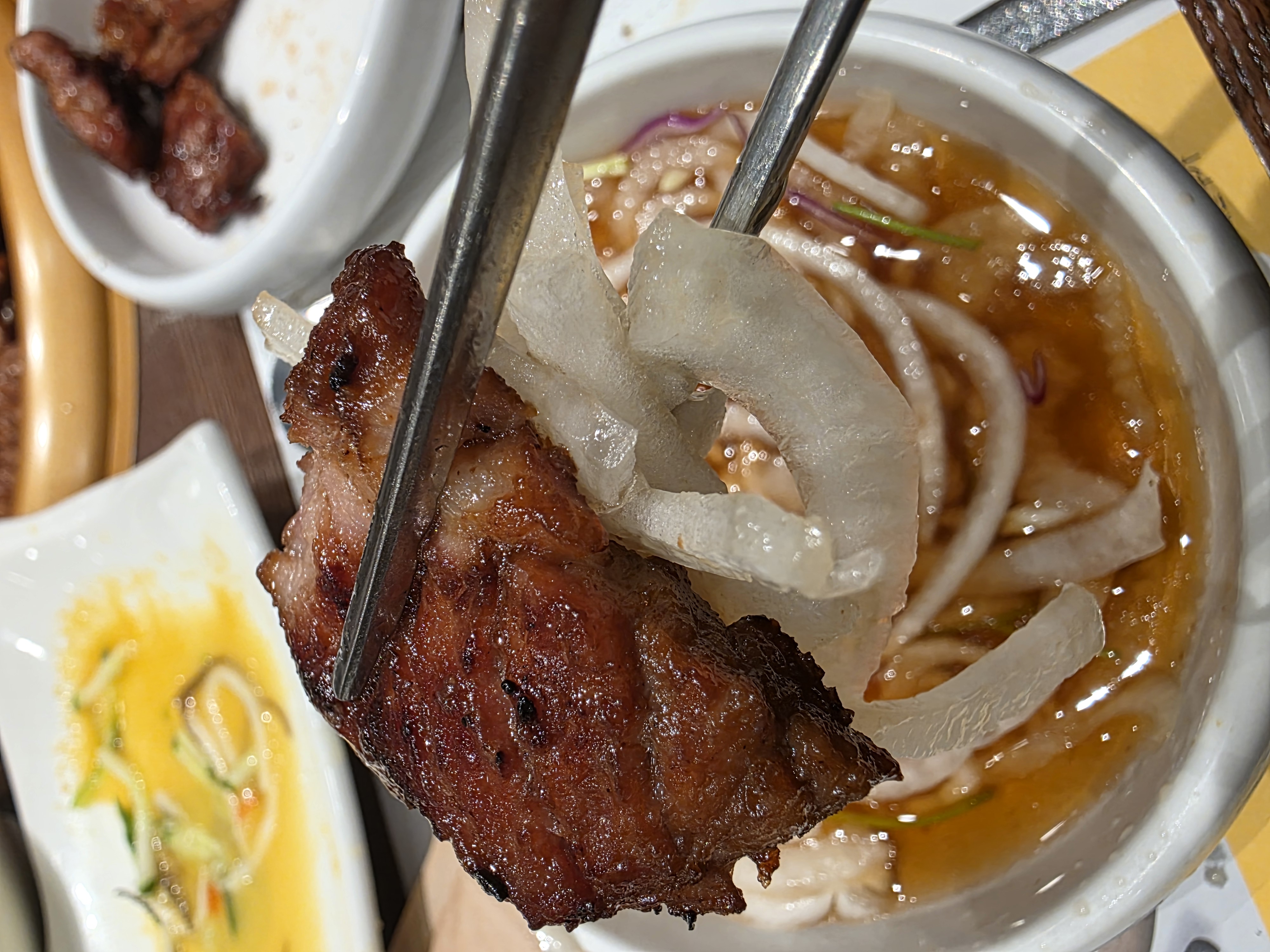 수원 돼지갈비 맛집 훈장골 돼지갈비 양파절임