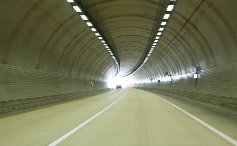 터널 안 차선 변경, 자동 단속됩니다 – 스마트카메라 주의 관련 사진